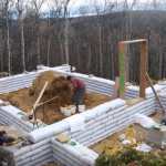 Video: Jak se staví hliněný dům